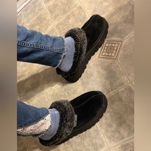 Black Skechers fur lined clogs size 7